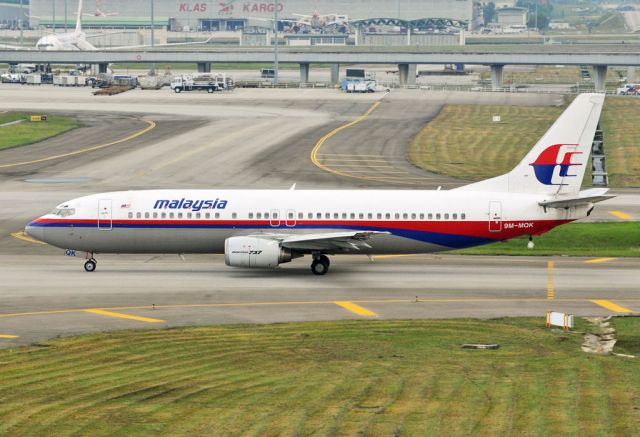 BOEING 737-400 (9M-MQK)