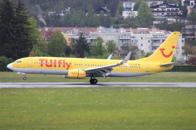 Boeing 737-800 (D-ATUB)