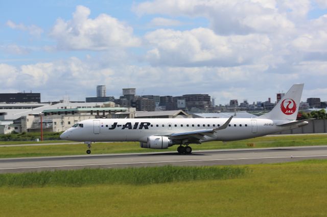 Embraer ERJ-190 (JA245J)