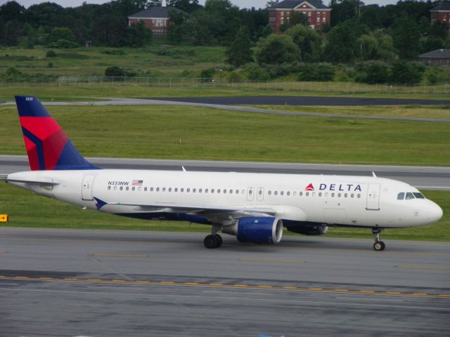 Airbus A320 (N333NW) - Former Northwest Airlines aircraft arriving in Portland from New York-LGA on a hot summer evening.