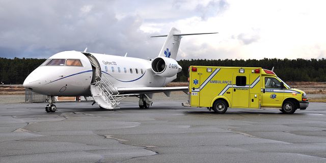 Canadair Challenger (C-GURG) - QUE10 - MÉDÉVAC de passage à CYEY, le 25 octobre 2014