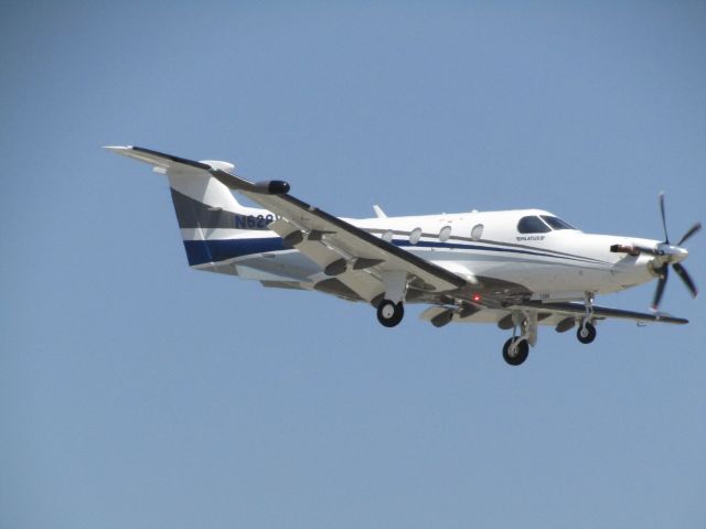 Pilatus PC-12 (N628VT) - Landing RWY 20R