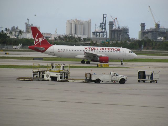 Airbus A320 (N840VA)