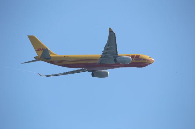Airbus A330-200 (D-ALMD)