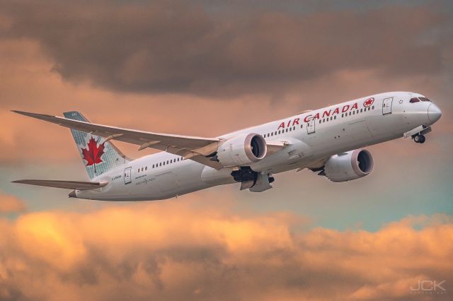 Boeing 787-9 Dreamliner (C-FNOH) - Catching this Dreamliner in some nice evening light. (c) jckphotograph.com