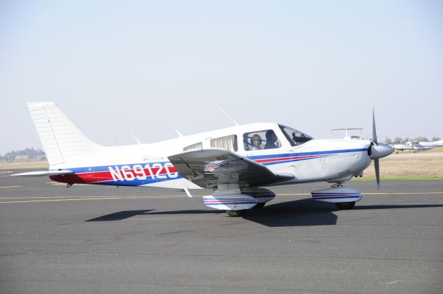 Piper Cherokee (N6912C)