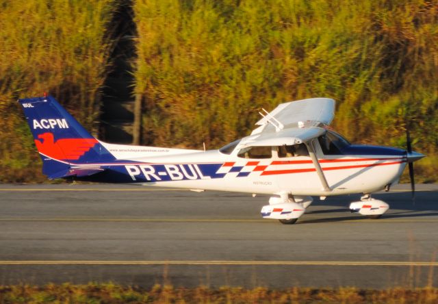 Cessna Skyhawk (PR-BUL)
