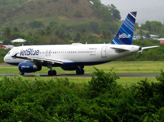 Airbus A320 (N621JB)