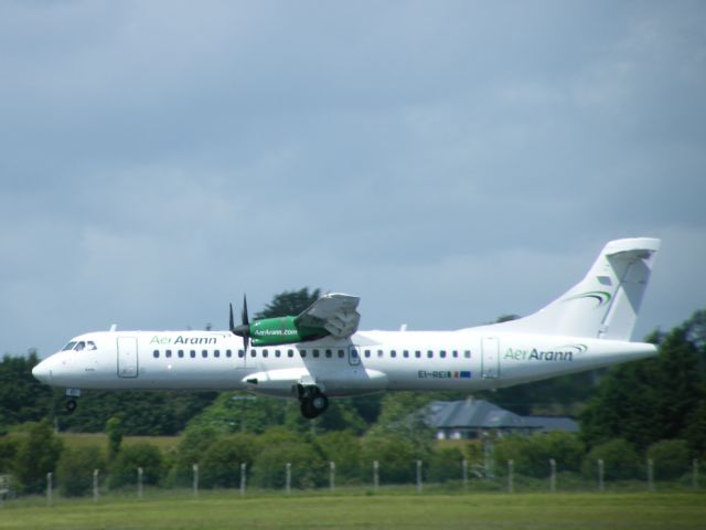 de Havilland Dash 8-400 (EI-REI) - EI-REI ATR 72 ARR SHANNON ON 16-06-2011