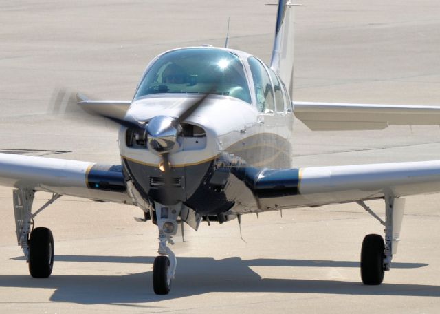 Beechcraft Bonanza (36) (N1522L)