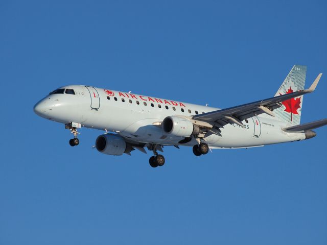 Embraer 170/175 (C-FEKS)