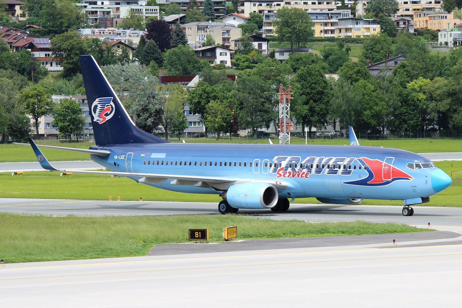 Boeing 737-800 (HA-LKE)