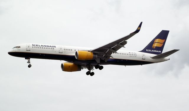 Boeing 757-200 (TF-FIJ) - Icelandair