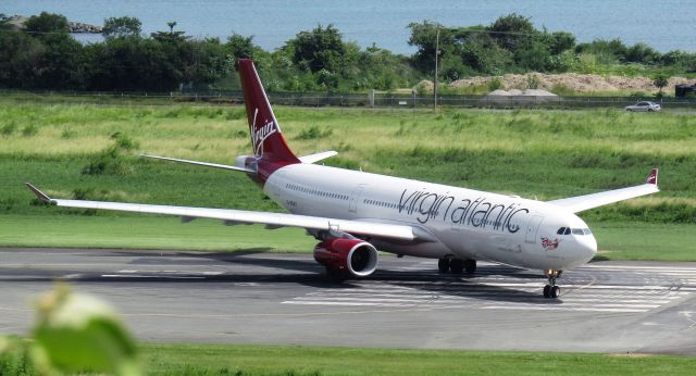 Airbus A330-300 (G-VRAY)