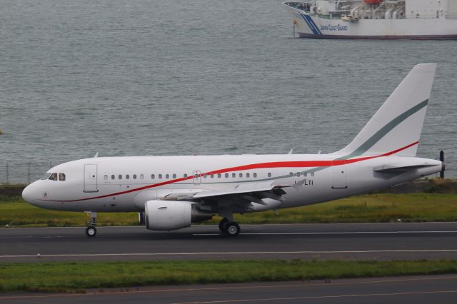 Airbus A318 (LX-LTI)