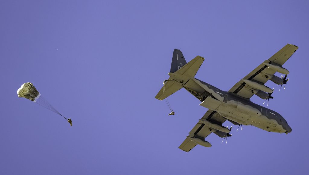 Lockheed C-130 Hercules (12-5769) - Rescue jumpers drill 