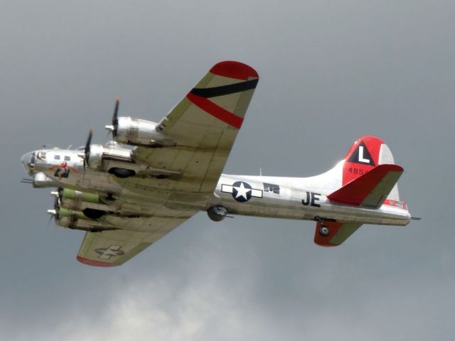 Boeing B-17 Flying Fortress (N3701G)