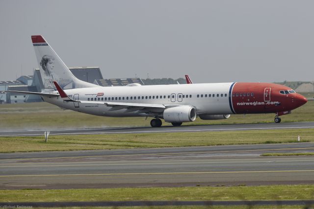 Boeing 737-700 (SE-RRT) - From Runway R22