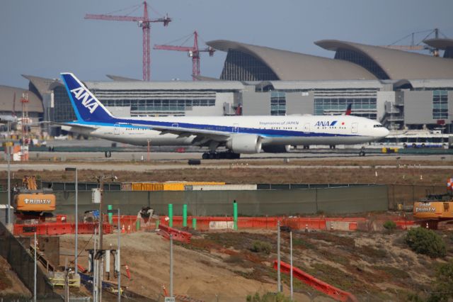 BOEING 777-300ER (JA796A)