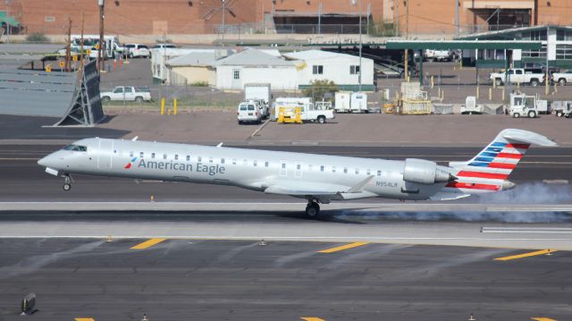 Canadair Regional Jet CRJ-900 (N954LR)