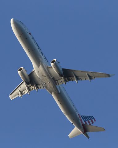 Airbus A321 (N138AN) - AAL1868 departure to KDFW