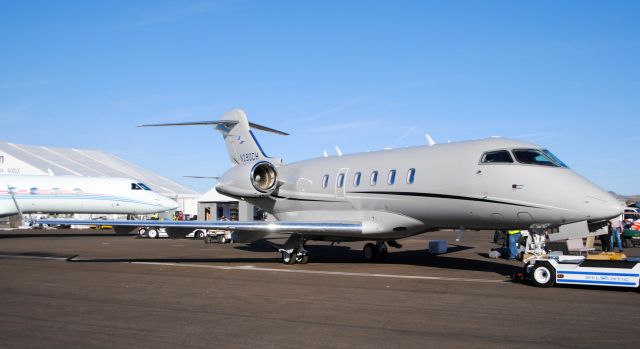 Bombardier Challenger 300 (N290CH)