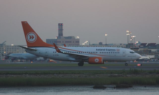 Boeing 737-700 (G-STRN)