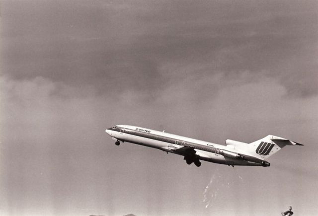 BOEING 727-200 (N7444U) - United 727 taking off from Ontario in the early 1980s