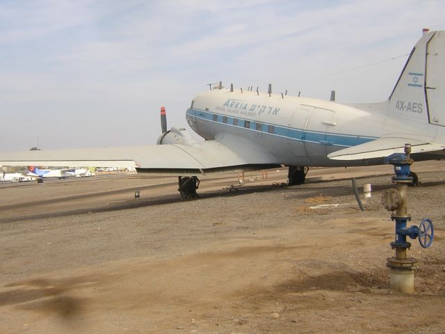 Douglas DC-2 (4X-AES) - I found this old granny in December 2011 at the airport of Eilat, Israel