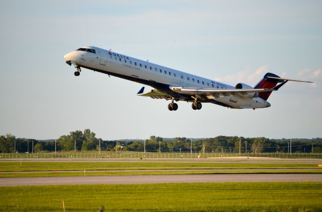 Canadair Regional Jet CRJ-900 (N926XJ)