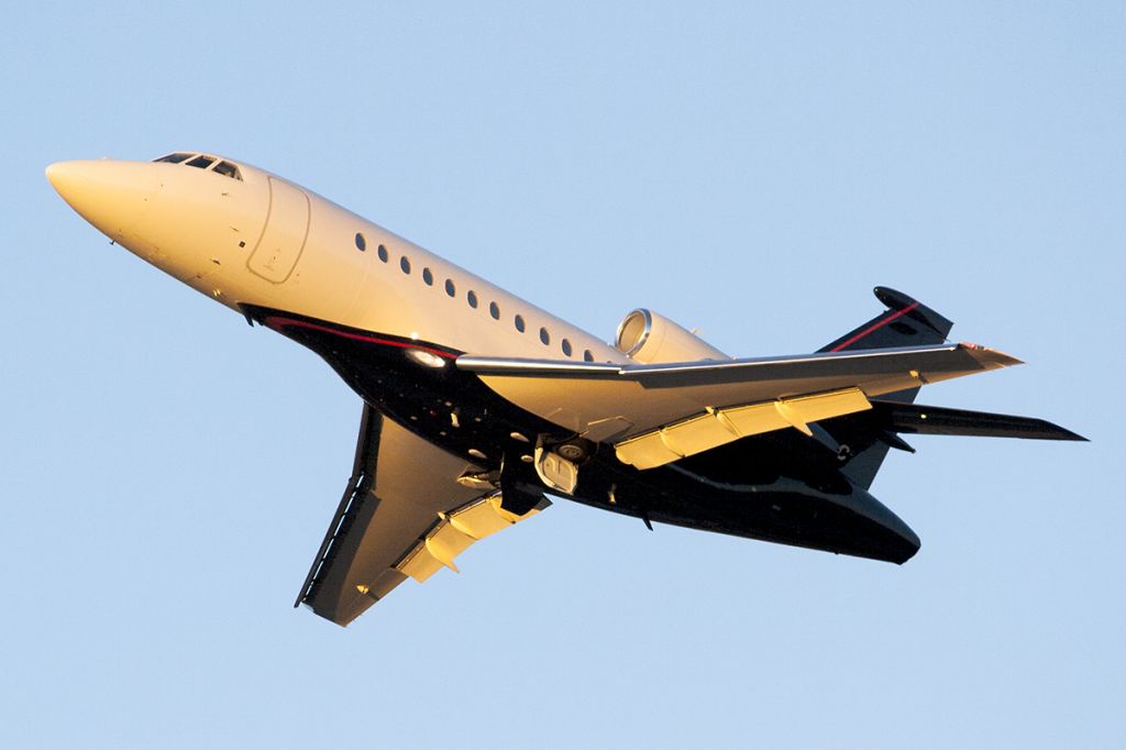 Dassault Falcon 900 (N375SC)