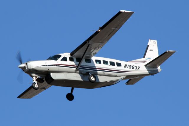 Cessna Caravan (N1983X) - Jan. 7, 2012 - short final for 28