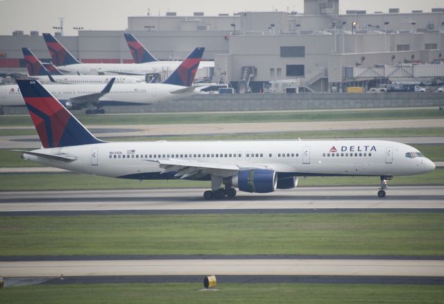 Boeing 757-200 (N614DL)