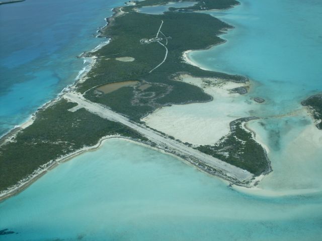 Cessna Caravan (N52JJ) - rudder cut cay Also know as Musha Cay Exuma Bahamas