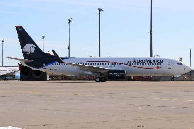 Boeing 737-800 (N342AM) - Former OE-LNS