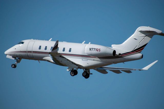 Canadair Challenger 350 (N771QS) - EJA771