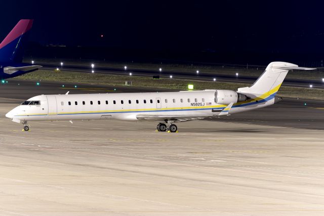 N582GJ — - Tenerife Sur - Reina Sofia (TFS / GCTS) - Spainbr /br /Photo taken: December 25, 2022br /br /Operator: GoJet Airlinesbr /Type: Bombardier CRJ-700br /Registration: N582GJbr /Serial: 10289