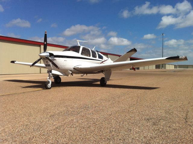 Beechcraft 35 Bonanza (N4702M)