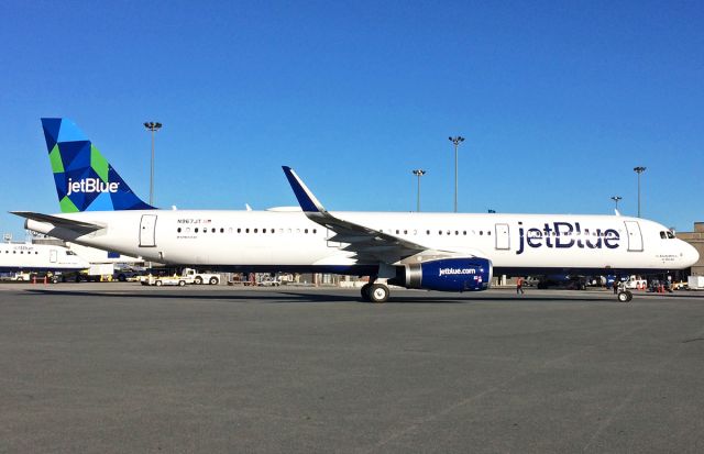 Airbus A321 (N967JT) - 1st ever upload of N967JT on FlightAware.Com 09/26/2016br /ExciteMint is in the Air