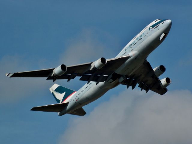 Boeing 747-400 (B-HKE)