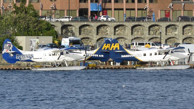 De Havilland Canada DHC-3 Otter —