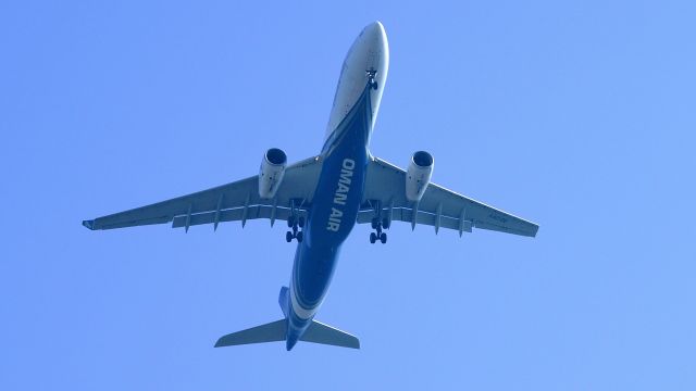 Airbus A330-300 (A4O-DE)