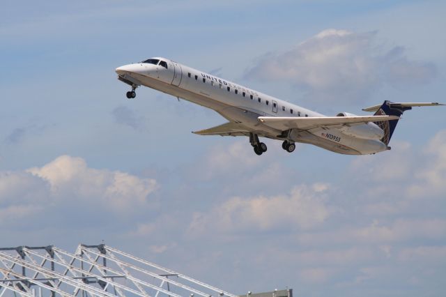 Embraer ERJ-135 (N13955) - Departing Montreal-Trudeau