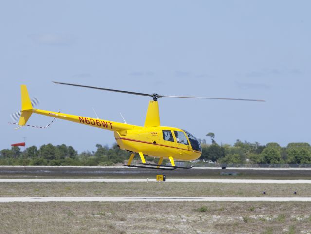 Robinson R-44 (N606WT)