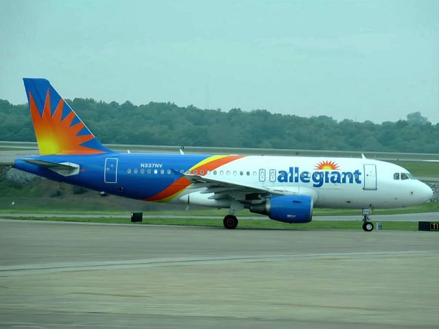 Airbus A319 (N337NV)