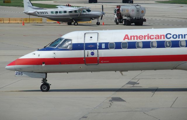 Embraer ERJ-135 (N295SK)