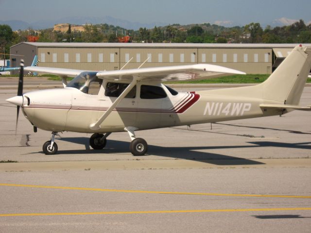 Cessna Centurion (N114WP) - TAXIING TO PARKING