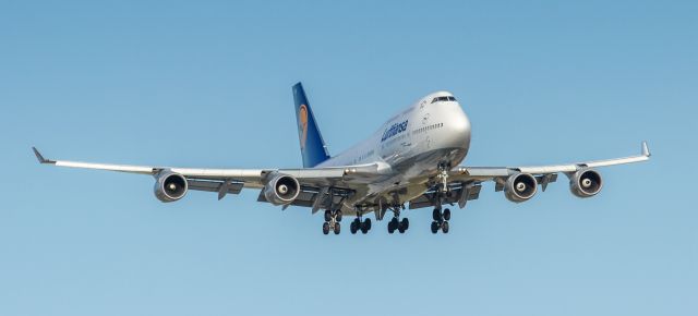 Boeing 747-400 (D-ABVP)