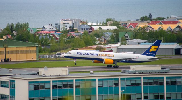 Boeing 757-200 (TF-FIH) - Reykjavik Iceland flight day 29th May 2014. Short takeoff by Icelandair Cargo from Reykjavik airport.