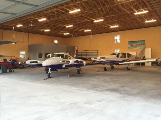 Piper PA-30 Twin Comanche (N7435Y)